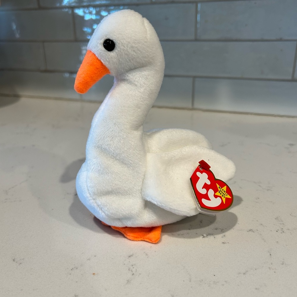 Ty Gracie the Swan- (P.V.C pellets)
